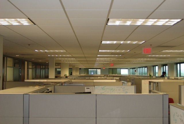 THE SHARE OF CUBICLE-DWELLERS and other American workers who say they are satisfied with their jobs has fallen to the lowest rate in 22 years of polling. / THE SHARE OF CUBICLE-DWELLERS and other American workers who say they are satisfied with their jobs has fallen to the lowest rate in 22 years of polling. /