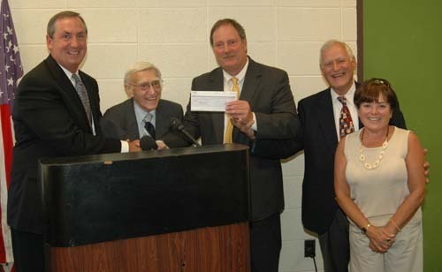 FROM LEFT: Robert Ballard, USA Funds senior vice president of program and corporate development; Dr. Irving Fradkin, Dollars for Scholars founder; Nicholas Christ, president and CEO of Citizens-Union Savings Bank; Joseph Martins, Fall River School Committee member; and Odette Amarelo, chairwoman of the American Dream Challenge. / FROM LEFT: Robert Ballard, USA Funds senior vice president of program and corporate development; Dr. Irving Fradkin, Dollars for Scholars founder; Nicholas Christ, president and CEO of Citizens-Union Savings Bank; Joseph Martins, Fall River School Committee member; and Odette Amarelo, chairwoman of the American Dream Challenge. /