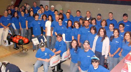 CITIZENS-UNION team members from the Troy Street branch, Stafford Road branch, and the administrative office on South Main Street in Fall River, join with employees from the Williams Street branch, New Bedford, the Wilber Avenue branch, Swansea and friends and family at the Junior Achievement Annual Bowling Classic held at the Holiday Lanes in Westport. / CITIZENS-UNION team members from the Troy Street branch, Stafford Road branch, and the administrative office on South Main Street in Fall River, join with employees from the Williams Street branch, New Bedford, the Wilber Avenue branch, Swansea and friends and family at the Junior Achievement Annual Bowling Classic held at the Holiday Lanes in Westport. /