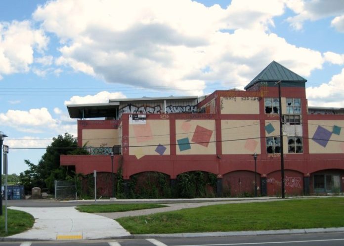 THE OLD SHOOTERS BUILDING at India Point has been vandalized and fallen into disrepair since the state bought it from the prior owner in 2000. / 