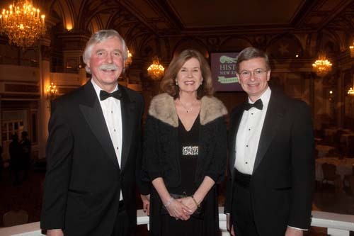 FROM LEFT: William and Alison Vareika, owners of the William Vareika Fine Arts Gallery in Newport, with Historic New England President and CEO Carl R. Nold at the Centennial Gala. / FROM LEFT: William and Alison Vareika, owners of the William Vareika Fine Arts Gallery in Newport, with Historic New England President and CEO Carl R. Nold at the Centennial Gala. /