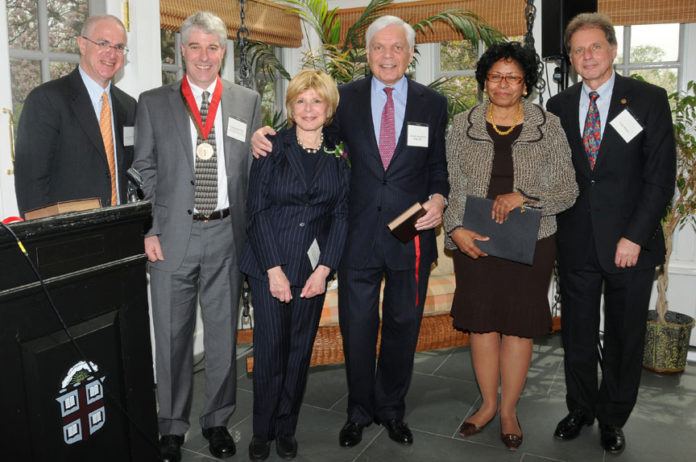 LEADERS FROM Brown and MBL gathered last week. From left, Brown Chancellor Thomas Tisch, ecologist Christopher Neill, Phyllis Rosenthal, Charles Rosenthal, Brown President Ruth Simmons, and MBL CEO Gary Borisy. / LEADERS FROM Brown and MBL gathered last week. From left, Brown Chancellor Thomas Tisch, ecologist Christopher Neill, Phyllis Rosenthal, Charles Rosenthal, Brown President Ruth Simmons, and MBL CEO Gary Borisy. /
