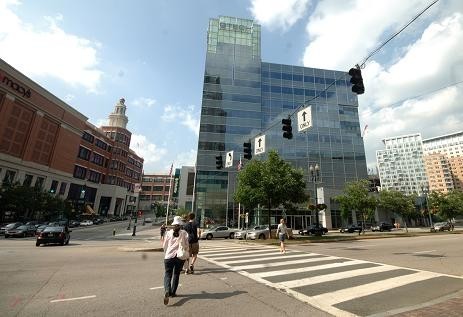 THE GTECH BUILDING in downtown Providence. The company says a five-year extension of its agreement with California will generate $400 million in revenue. / THE GTECH BUILDING in downtown Providence. The company says a five-year extension of its agreement with California will generate $400 million in revenue. /