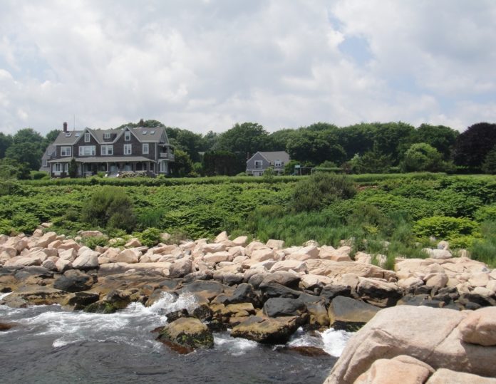THE OCEANFRONT PROPERTY known as Indian Rock sold last month for $5.7 million. / THE OCEANFRONT PROPERTY known as Indian Rock sold last month for $5.7 million. /