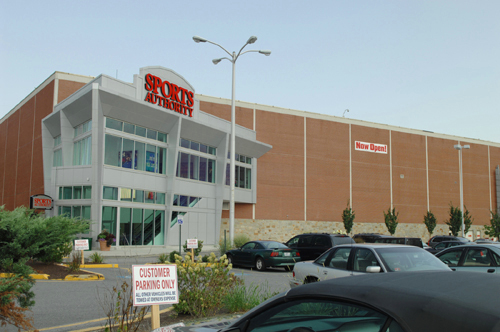 SETTING UP SHOP: Sports Authority is one of a handful stores that opened at Warwick Mall prior to this week’s reopening. / SETTING UP SHOP: Sports Authority is one of a handful stores that opened at Warwick Mall prior to this week’s reopening. /