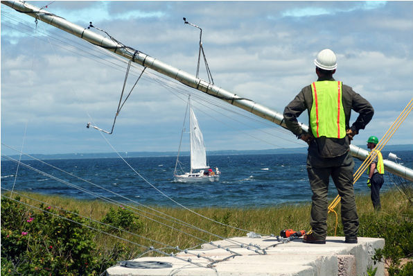 DEEPWATER WIND, THE OFFSHORE WIND FARM DEVELOPER, has established its headquarters in Providence, a move applauded by Gov. Donald L. Carcieri. / DEEPWATER WIND, THE OFFSHORE WIND FARM DEVELOPER, has established its headquarters in Providence, a move applauded by Gov. Donald L. Carcieri. /