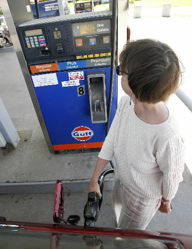 GAS PRICE INCREASED in Massachusetts and Rhode Island by 1 cent, according to AAA Southern New England's Feb. 7 survey. / GAS PRICE INCREASED in Massachusetts and Rhode Island by 1 cent, according to AAA Southern New England's Feb. 7 survey. /