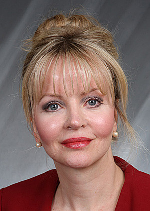Leah J. Szlatenyi / Leah J. Szlatenyi /