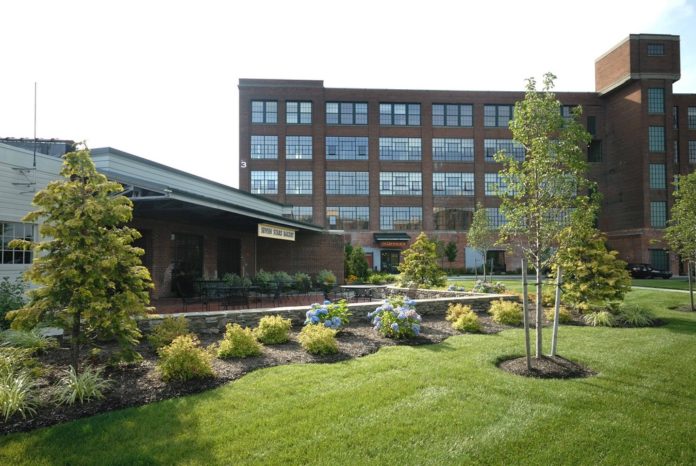 Rumford Center is comprised of eight buildings, totaling 200,000 square feet / 