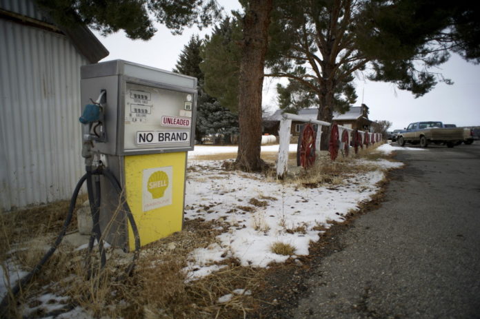 A GAS pump stands in Jiggs, Nev. / BLOOMBERG NEWS FILE PHOTO/DAVID PAUL MORRIS