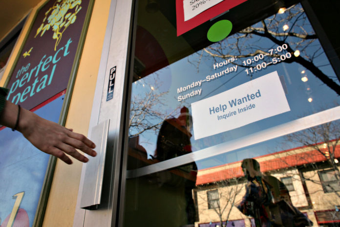 JOB OPENINGS in the U.S. in September dropped by 100,000 to a five-month low. / BLOOMBERG FILE PHOTO/MATTHEW STAVER JOB OPENINGS in the U.S. in September dropped by 100,000 to a five-month low. / BLOOMBERG FILE PHOTO/MATTHEW STAVER