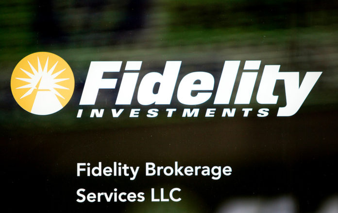 THE AVERAGE BALANCES in employer-sponsored accounts is at the highest level since 2000, according to Fidelity Investments. / BLOOMBERG FILE PHOTO/BRENT LEWIN