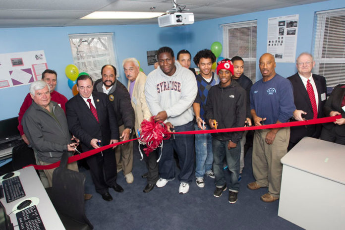 VISION SCHOOL in Providence recently received a GTECH After School Advantage Computer lab. GTECH executives, local elected officials and staff and students from the school celebrated the lab’s completion with a ribbon-cutting ceremony.
