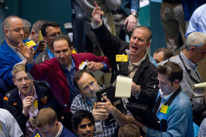 STOCK FUTURES ROSE in the United States as investors await Obama's budget and the release of minutes from the Federal Reserve meeting. / BLOOMBERG FILE PHOTO/JIN LEE STOCK FUTURES ROSE in the United States as investors await Obama's budget and the release of minutes from the Federal Reserve meeting. / BLOOMBERG FILE PHOTO/JIN LEE