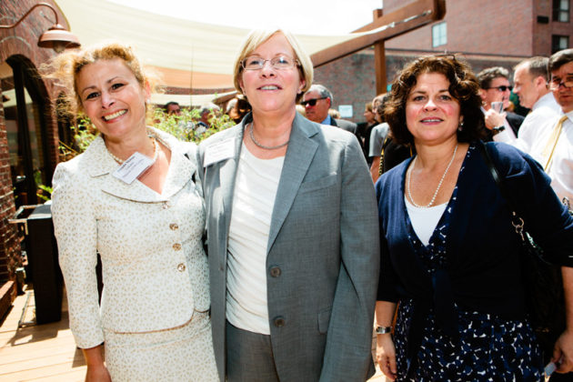 Brenda Melone, Industry Leader Honoree Ann Kashmanian and Karen DiMeglio, Lifespan / Rupert Whiteley
