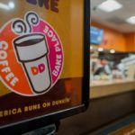 DUNKIN' DONUTS is looking to expand its customer base beyond the traditional breakfast market by adding more adventurous sandwiches to its lineup, starting Monday with a new grilled-chicken flatbread. / BLOOMBERG NEWS PHOTO/CRAIG WARGA