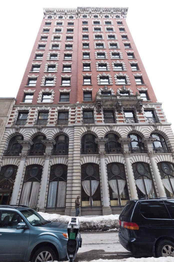 THE LANDMARK Union Trust Co. building downtown has been sold to the development group that produced the Providence G complex, with plans to convert part of it to an apartment building. / COURTESY SCOTT KINGSLEY/JUST ASK