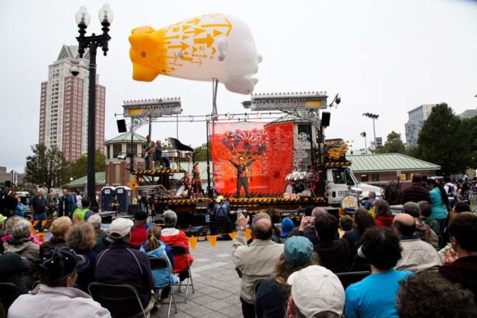 MAKING IT WORK: Squonk Opera performs at FirstWorks Festival On The Plaza in Providence in September 2012. The event drew more than 40,000 participants to Kennedy Plaza. / COURTESY ERIN X. SMITHERS