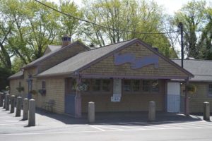 16 East RoadOWNER: Marilyn J. DennisTENANT: Gray's Ice Cream