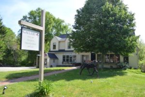 3848 Main RoadOWNER: Rosalind M. WeirTENANT: Gallery 4