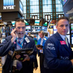 Goldman expects S&P 500 to fall up to 10% but end year at 2,100 AS MARKETS CONTINUE TO EXPERIENCE VOLATILITY due to the United Kingdom's decision to leave the European Union, investment advisers, including Goldman Sachs, are advising a cautious approach to equity markets, including the New York Stock Exchange. / BLOOMBERG NEWS PHOTO/MICHAEL NAGLE