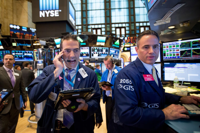 STOCK-INDEX FUTURES in the United States gave little guidance as to where the equity markets are headed Wednesday morning, as wide-ranging news continue to cloud what is ahead for investors and policy makers.  / BLOOMBERG NEWS FILE PHOTO/MICHAEL NAGLE
