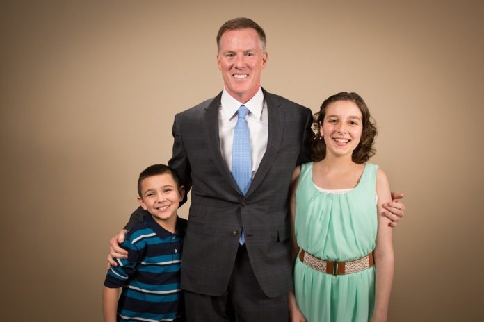 Leukemia Lymphoma Society Man of the Year Kevin O’Neill with LLS Boy and Girl of the Year Nicholas Harrington and Grace Duffy. / PHOTO BY JOHN BORZAIN