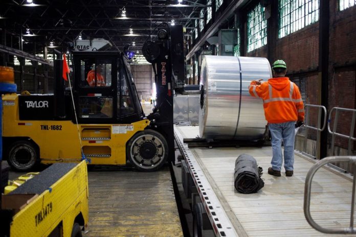 MANUFACTURING GROWTH accelerated in January for a fifth consecutive month on stronger orders and production that signal America’s factories are rebounding. / BLOOMBERG NEWS PHOTO