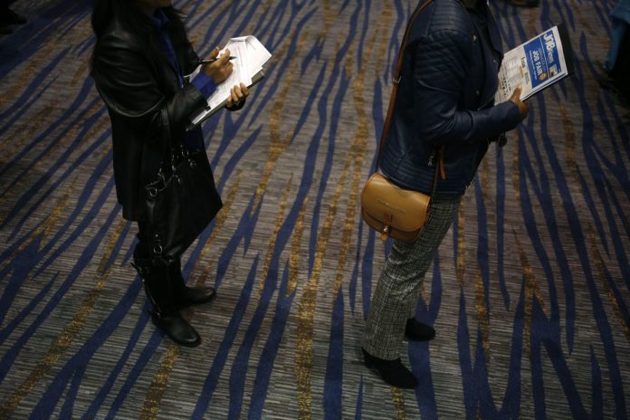 U.S. PAYROLL gains slowed in March while the jobless rate unexpectedly dropped to the lowest in almost a decade, suggesting the labor market is returning to a more sustainable pace of progress. /BLOOMBERG NEWS PHOTO/ LUKE SHARRETT