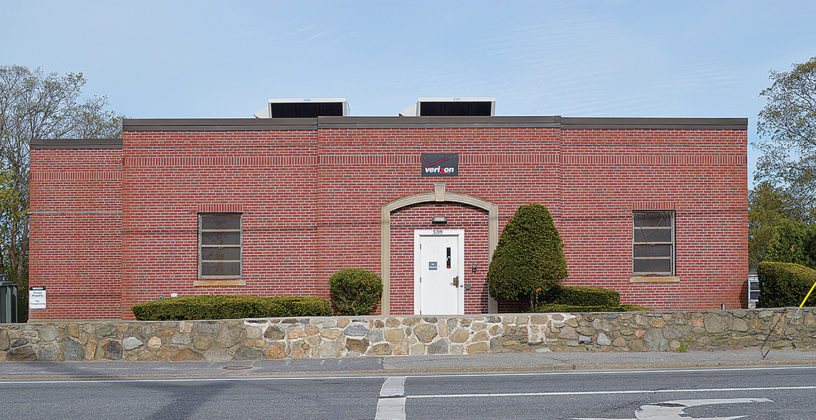 3199 East Main Road (1960)
PROPERTY OWNERS:
New England Telephone Co.,
C/O Verizon
TENANT: Verizon / PBN PHOTO/Nicole Dotzenrod