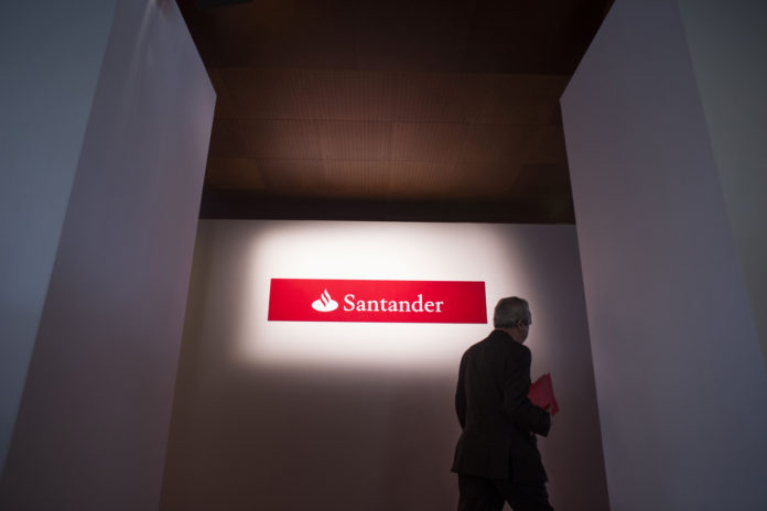 BANCO SANTANDER has recently purchased minority stakes in three more financial-technology firms. / BLOOMBERG FILE PHOTO/ANGEL NAVARRETE BANCO SANTANDER has recently purchased minority stakes in three more financial-technology firms. / BLOOMBERG FILE PHOTO/ANGEL NAVARRETE