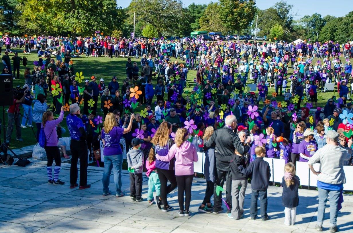 PARTICIPANTS IN THE 2016 Alzheimer's charity walk create a large crowd in Providence's Roger Williams Park. / COURTESY ALZHEIMER'S ASSOCIATION RHODE ISLAND CHAPTER