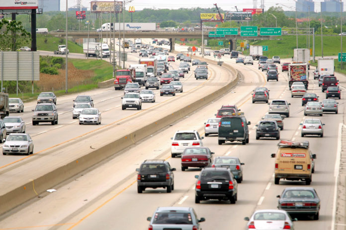THANKSGIVING-WEEKEND TRAVEL is expected to increase this year, to the highest its been since 2005, according to AAA Northeast. / BLOOMBERG FILE PHOTO/TIM BOYLE