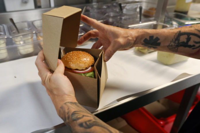 LOCAL 1 PERCENT MEAL AND BEVERAGE TAX collections increased 24.9 percent year over year in August. / BLOOMBERG FILE PHOTO/LUKE MACGREGOR LOCAL 1 PERCENT MEAL AND BEVERAGE TAX collections increased 24.9 percent year over year in August. / BLOOMBERG FILE PHOTO/LUKE MACGREGOR