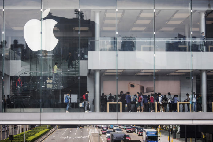 APPLE INC. Announced that it will repatriate $38 billion. The company also announced plans for another U.S. campus that would primarily focus on technical support for Apple product users. / BLOOMBERG FILE PHOTO/ JUSTIN CHIN