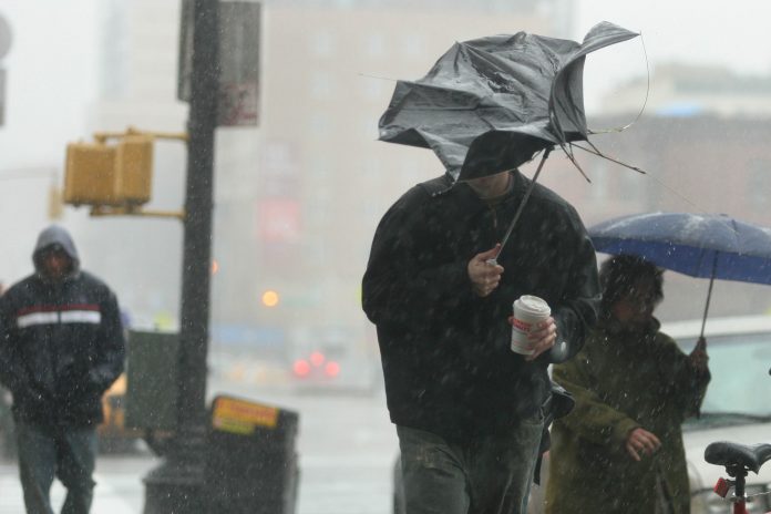 A POTENTIALLY RECORD-BREAKING nor'easter is primed to slam the East Coast Friday, bringing with it snow, heavy rain and strong, possible hurricane-strength winds. / BLOOMBERG FILE PHOTO/DANIEL BARRY A POTENTIALLY RECORD-BREAKING nor'easter is primed to slam the East Coast Friday, bringing with it snow, heavy rain and strong, possible hurricane-strength winds. / BLOOMBERG FILE PHOTO/DANIEL BARRY