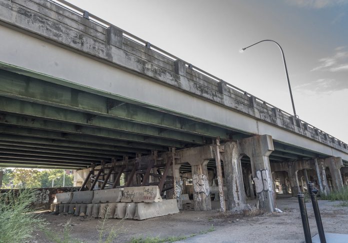 RIDOT HAS ISSUED a RFP for an autonomous transit service between Olneyville and Downtown Providence which it said could fill the transit gap caused by construction on the 6-10 Interchange. / PBN FILE PHOTO/ MICHAEL SALERNO