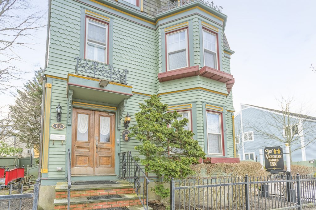 63-65 MEMORIAL BLVD. in Newport. / COURTESY MOTT & CHACE SOTHEBY'S INTERNATIONAL REALTY