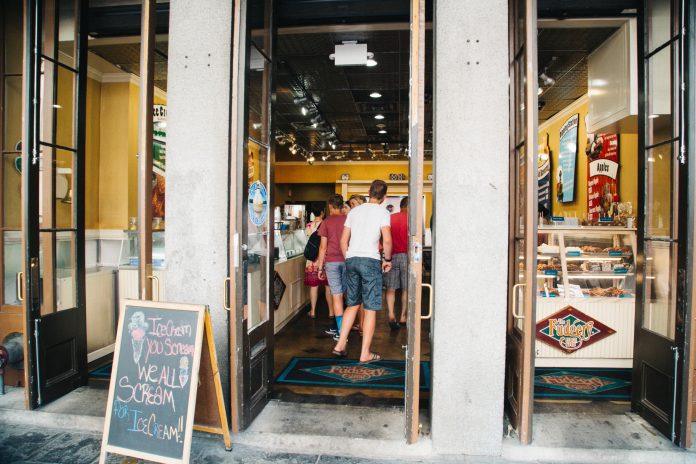 U.S. CONSUMER SPENDING rose at its slowest pace in six months in August, while inflation remained muted, although this New Orleans ice cream shop seemed to be doing well in June. / BLOOMBERG NEWS FILE PHOTO/AKASHA RABUT