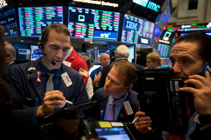 WEDNESDAY'S SELLOFF in U.S. equity markets continue a recent trend, as rising interest rates and continuing trade spats injected uncertainty into world markets. / BLOOMBERGE NEWS PHOTO/MICHAEL NAGLE