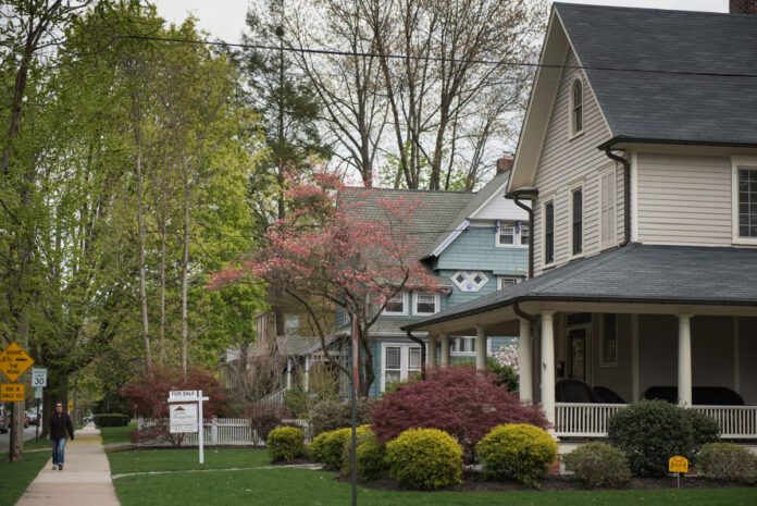 THE MEDIAN price of a Rhode Island single-family home in October was $287,225. / BLOOMBERG FILE PHOTO/RON ANTONELLI