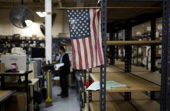 THE NATIONAL Federation of Independent Business optimism index rose 2.3 points in November to a four-month high of 104.7. / BLOOMBERG NEWS FILE PHOTO/LUKE SHARRETT